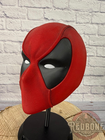 SCRATCH & DENT Red & Black Lady Mercenary