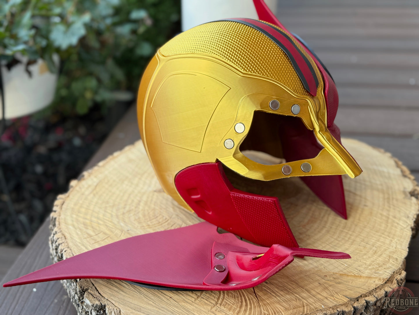 San Francisco-Inspired Garnet & Gold Mutant Cowl