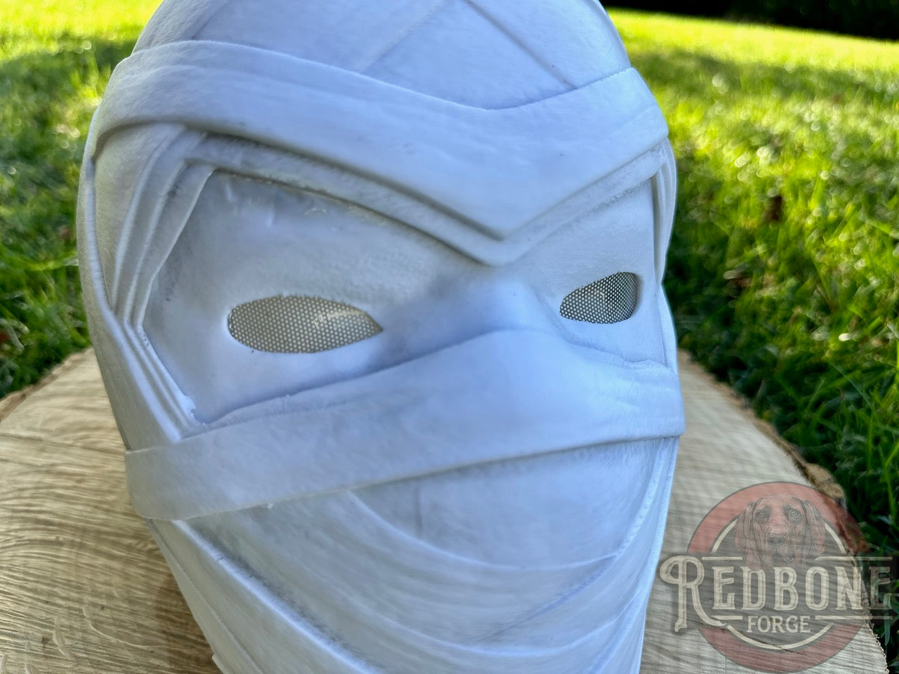 Dirty White Night Knight w/ LED Eyes